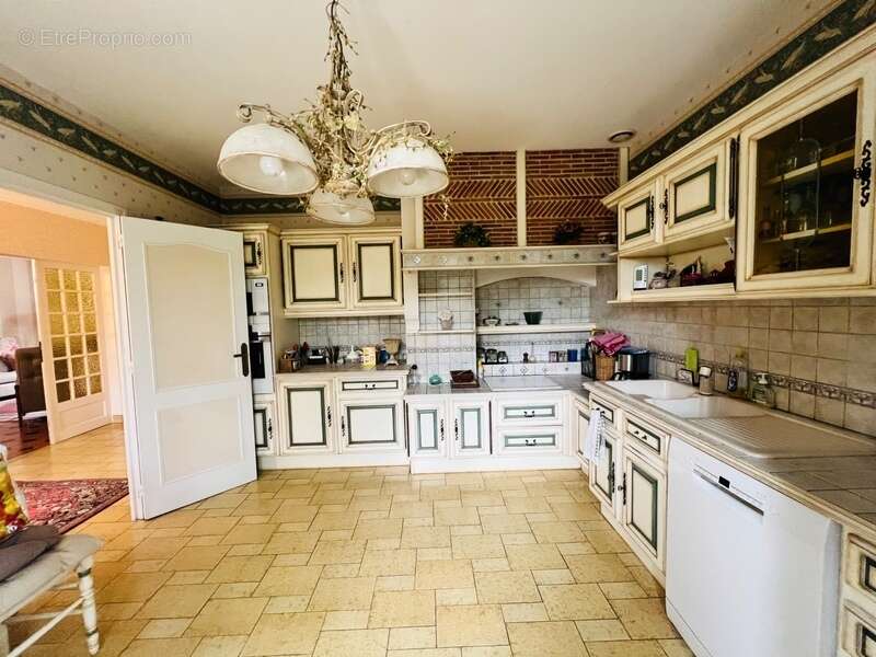 Maison 153m² - 5 chambres -sous sol - Jardin - Châtellerault - photo 3