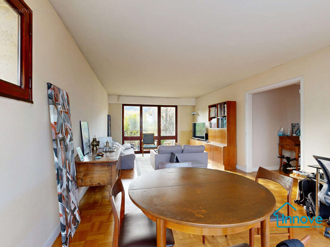 Appartement à VILLE-D&#039;AVRAY