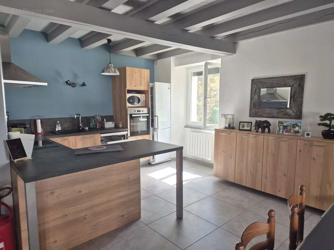 Maison à SAINT-GERMAIN-LAPRADE