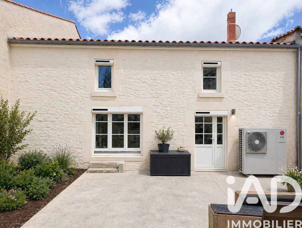Photo 1 - Maison à LA RONDE