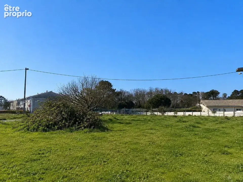 Terrain 1 280 m² à vendre à Saint-Medard-En-Jalles (33160) - photo 2