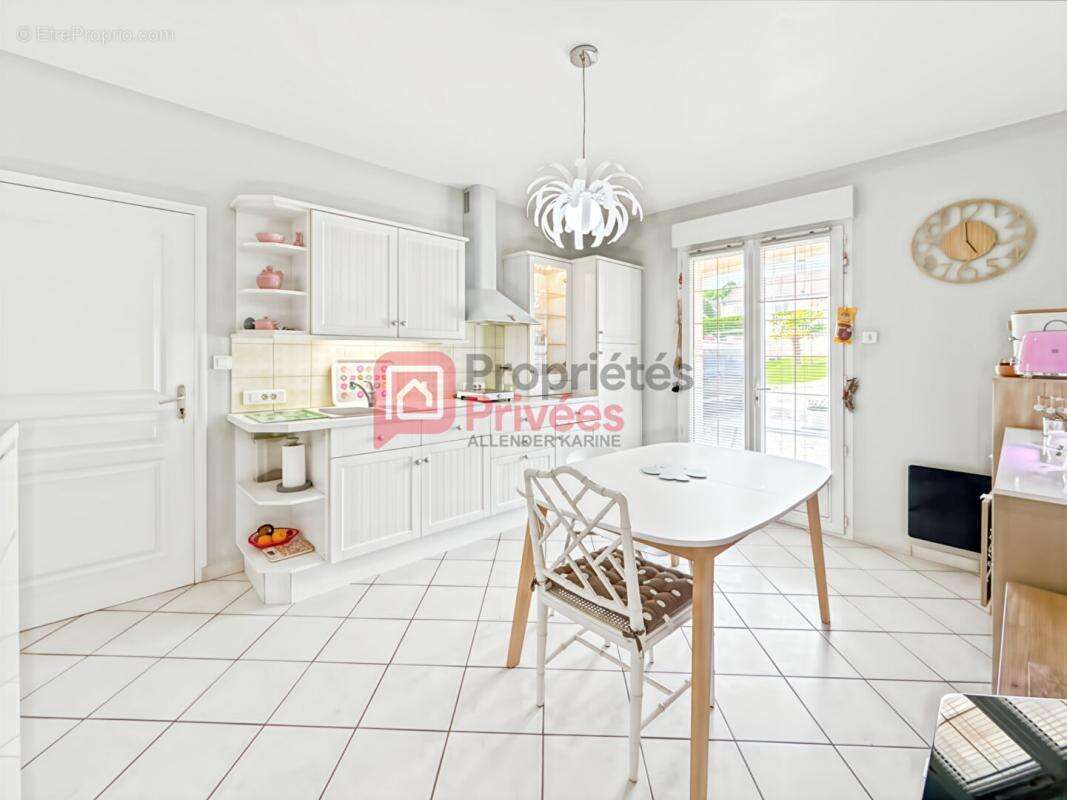 Maison Fontaine La Gaillarde 4 pièce(s) 120 m2 - photo 8