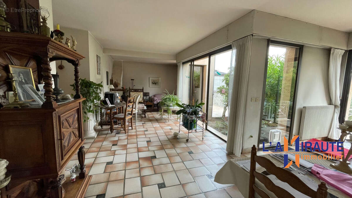 Maison de 173m2 avec un terrain de 800m2 à Chatou - photo 7