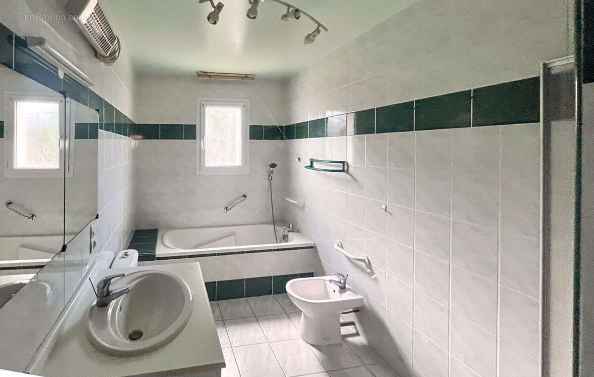 Maison à SAINT-JEAN-DE-LIVERSAY