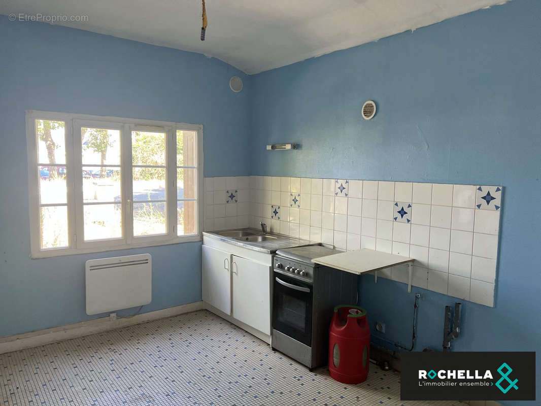 Maison à SAINT-JEAN-D'ANGELY