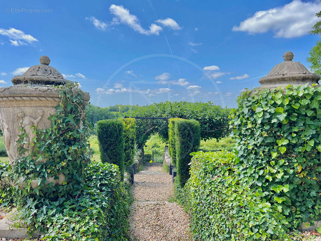 Maison à SAINT-EMILION