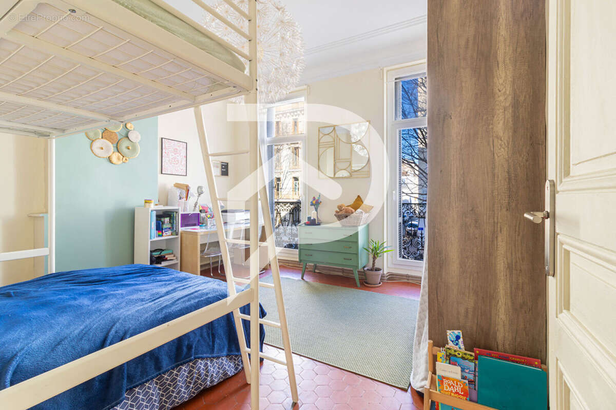 Appartement à MARSEILLE-5E