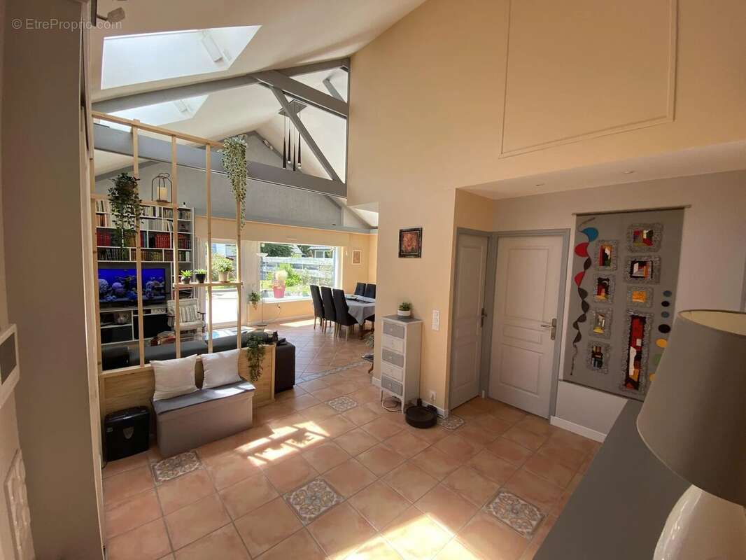 Maison de charme avec locatifs 206 m² de plain-pied – St Nolff 10 minutes du centre de Vannes - photo 2