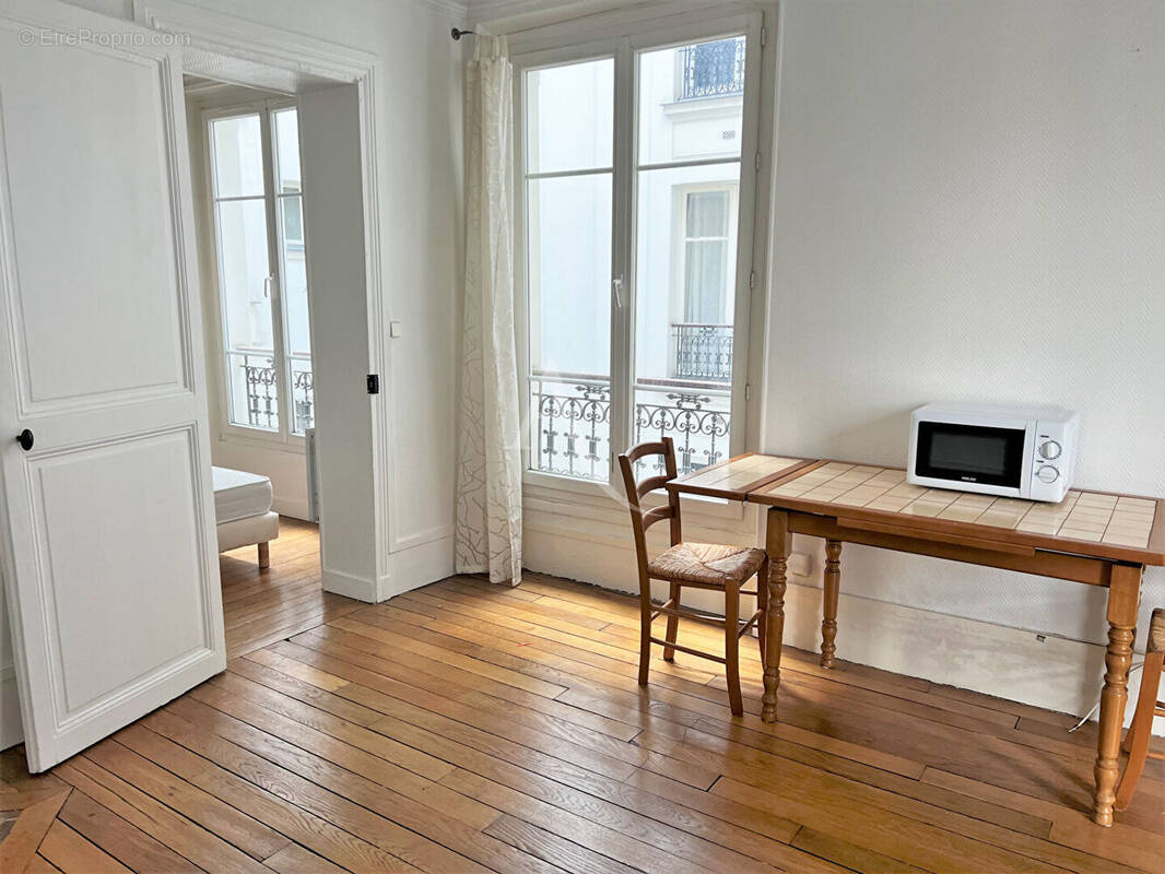 Appartement à PARIS-11E