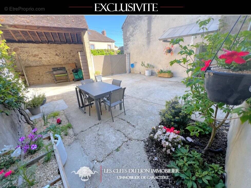 Maison à LORREZ-LE-BOCAGE-PREAUX