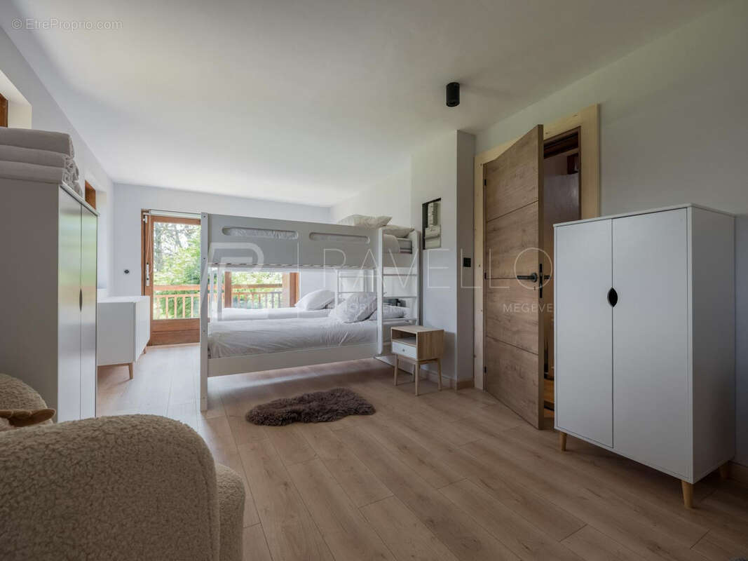 Chalet composé de cinq appartements   300 m2 avec vue exceptionnelle sur le Mont-Blanc - photo 12