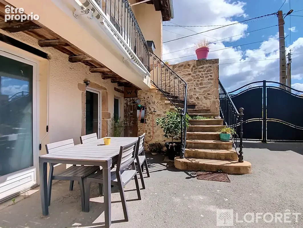 Maison à VILLIE-MORGON