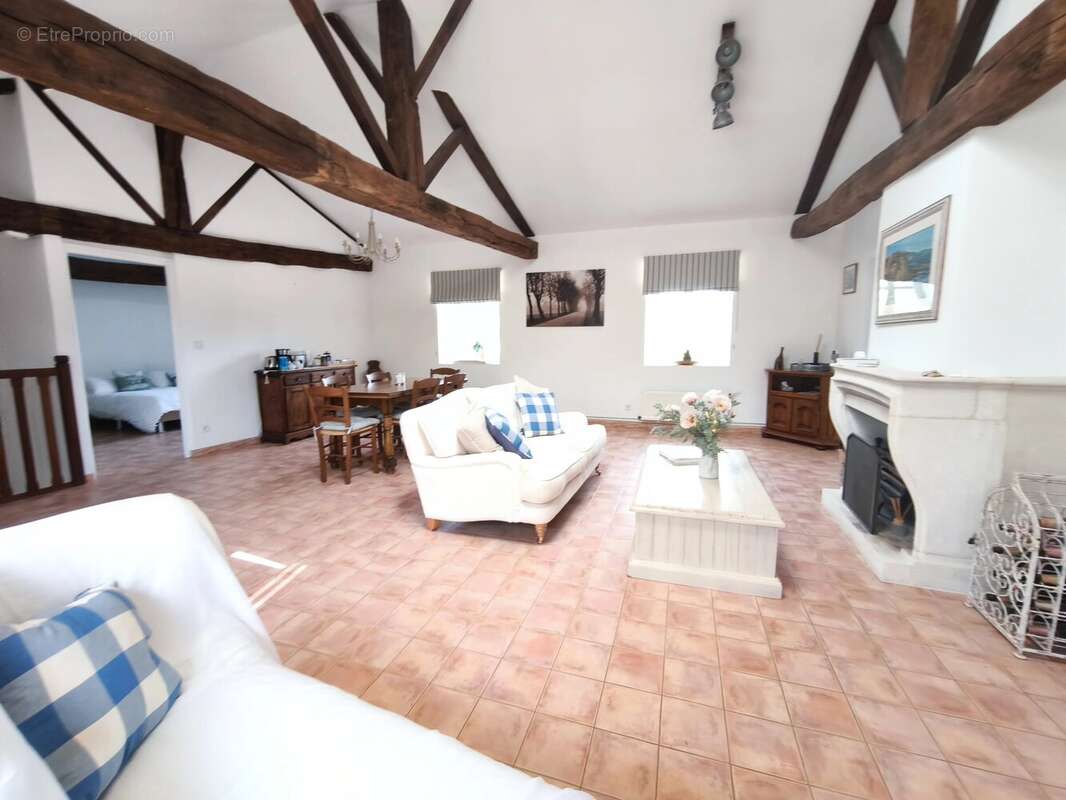 Charmant appartement en duplex de deux chambres au sein d'un magnifique domaine de château - photo 8