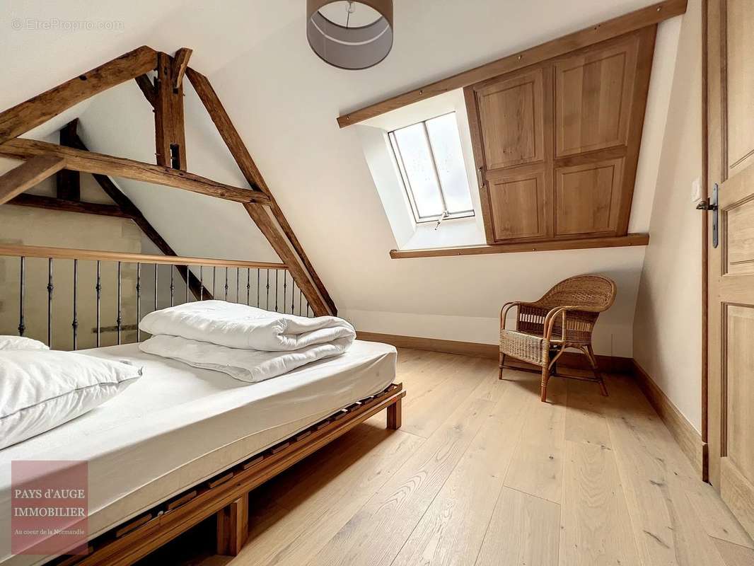 Maison à SAINT-PIERRE-SUR-DIVES