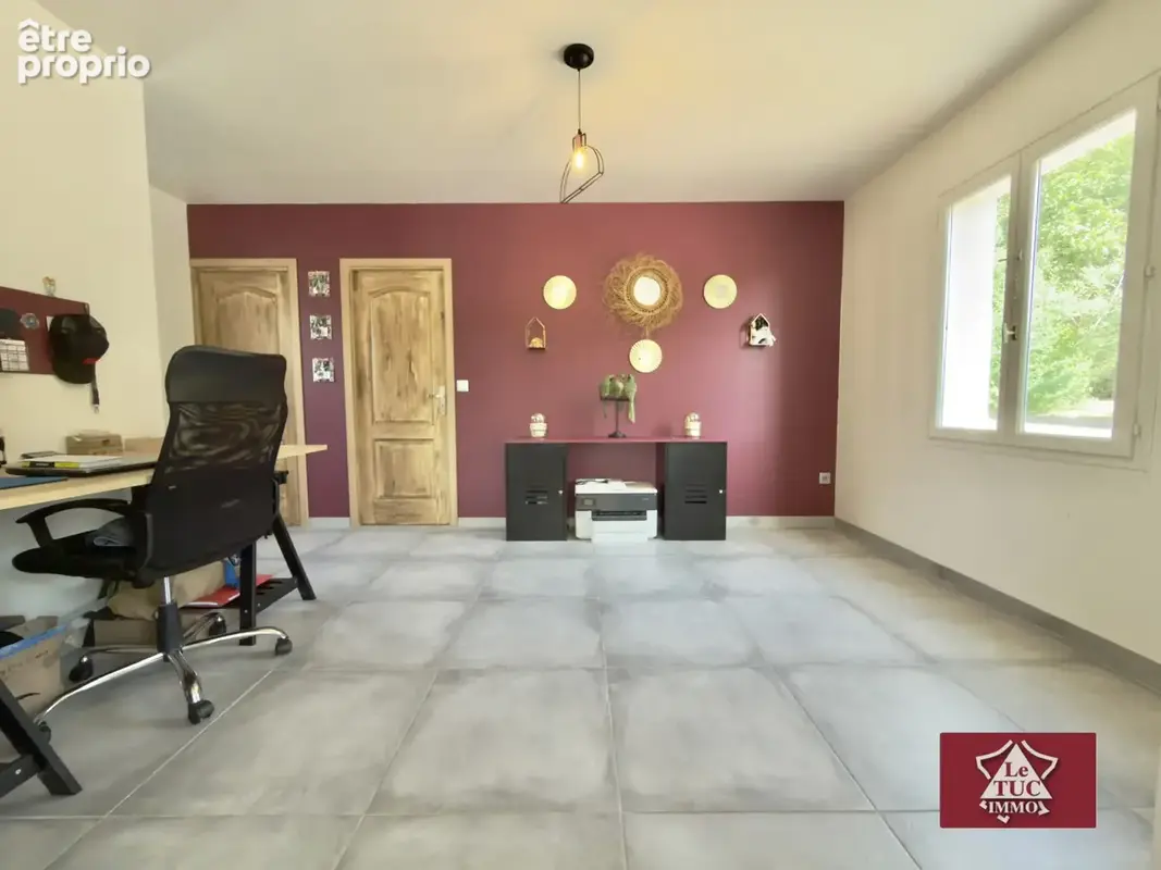 Maison de plain pied, piscine chauffée avec installations équestres - photo 11