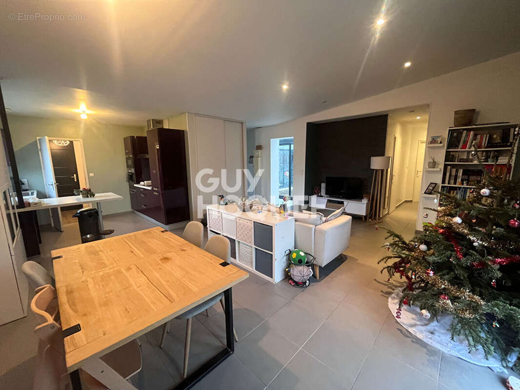 Maison à BAGUER-PICAN