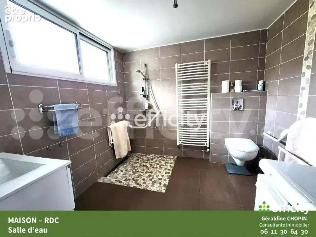 Maison 129 m² à Saint-Martin-La-Plaine  - photo 7