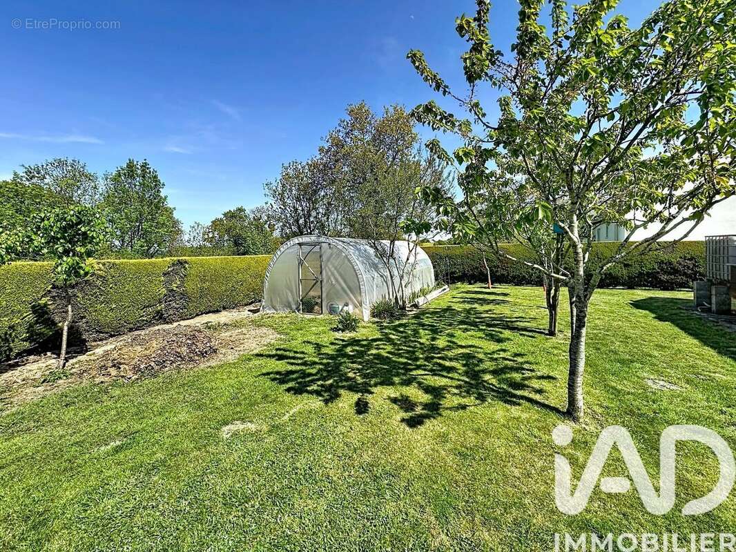 Maison 106 m² à Moncontour  - photo 5