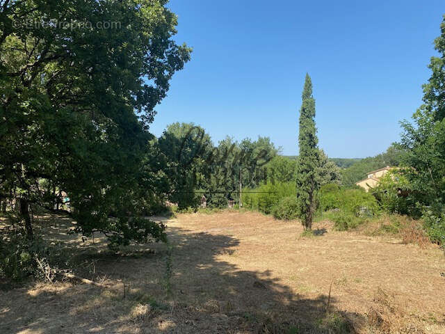 Terrain à UZES