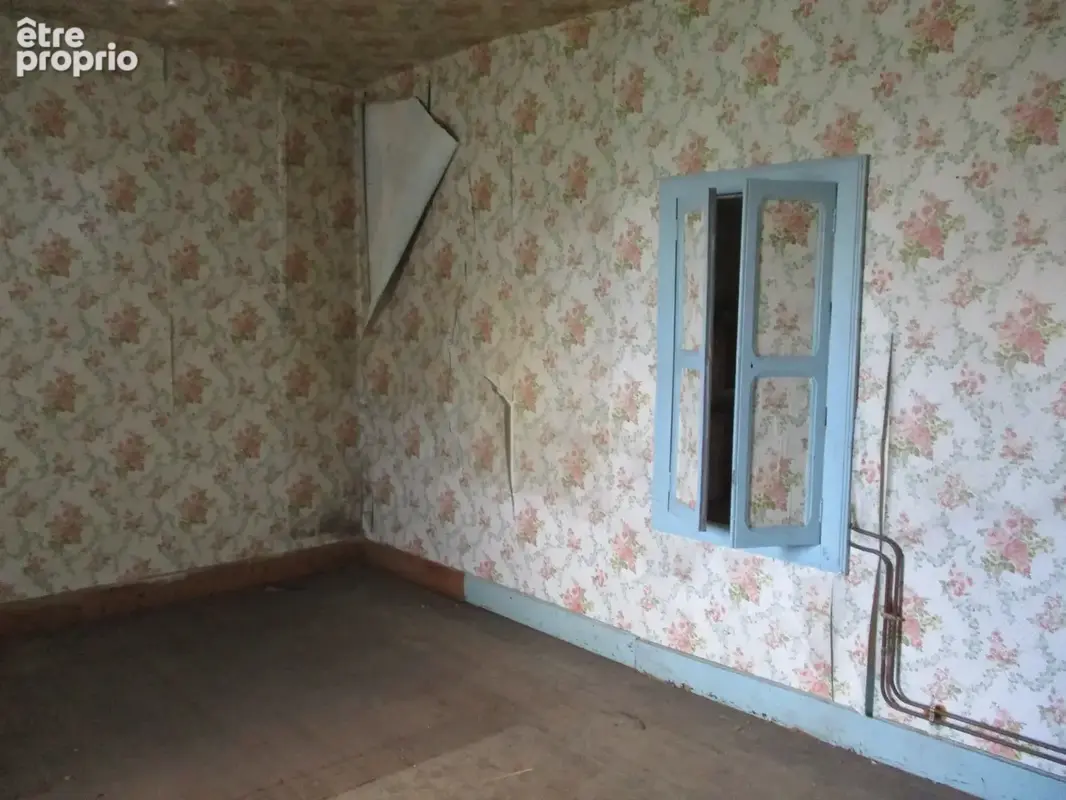 Centre Couhé maison à rénover. - photo 5
