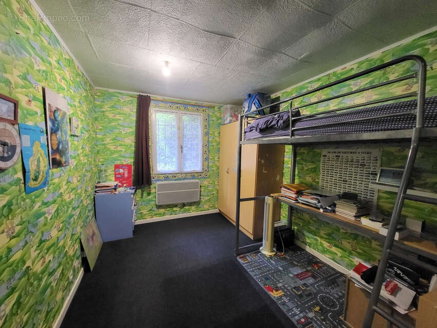 Maison à SAURET-BESSERVE