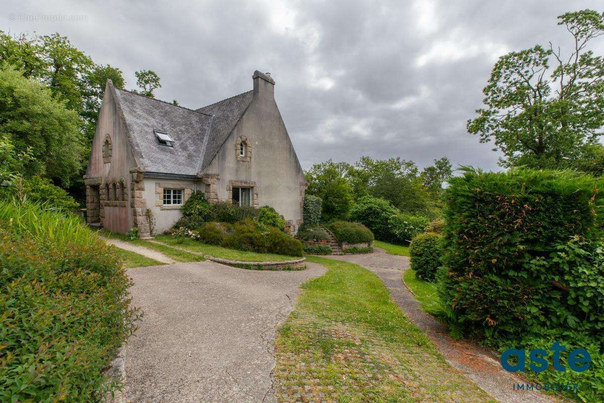 Maison à BOHARS