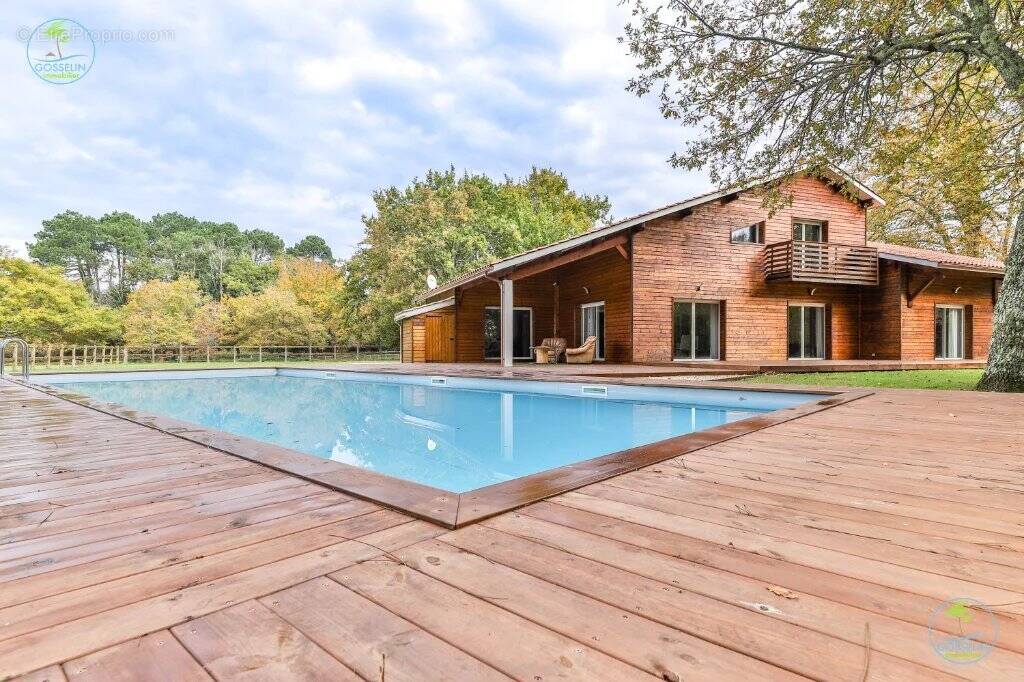 Maison à PARENTIS-EN-BORN