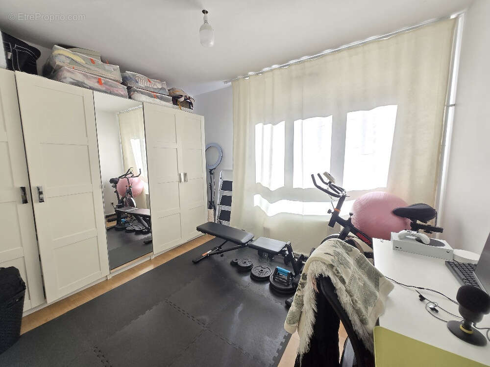 Appartement à PIERRE-BENITE