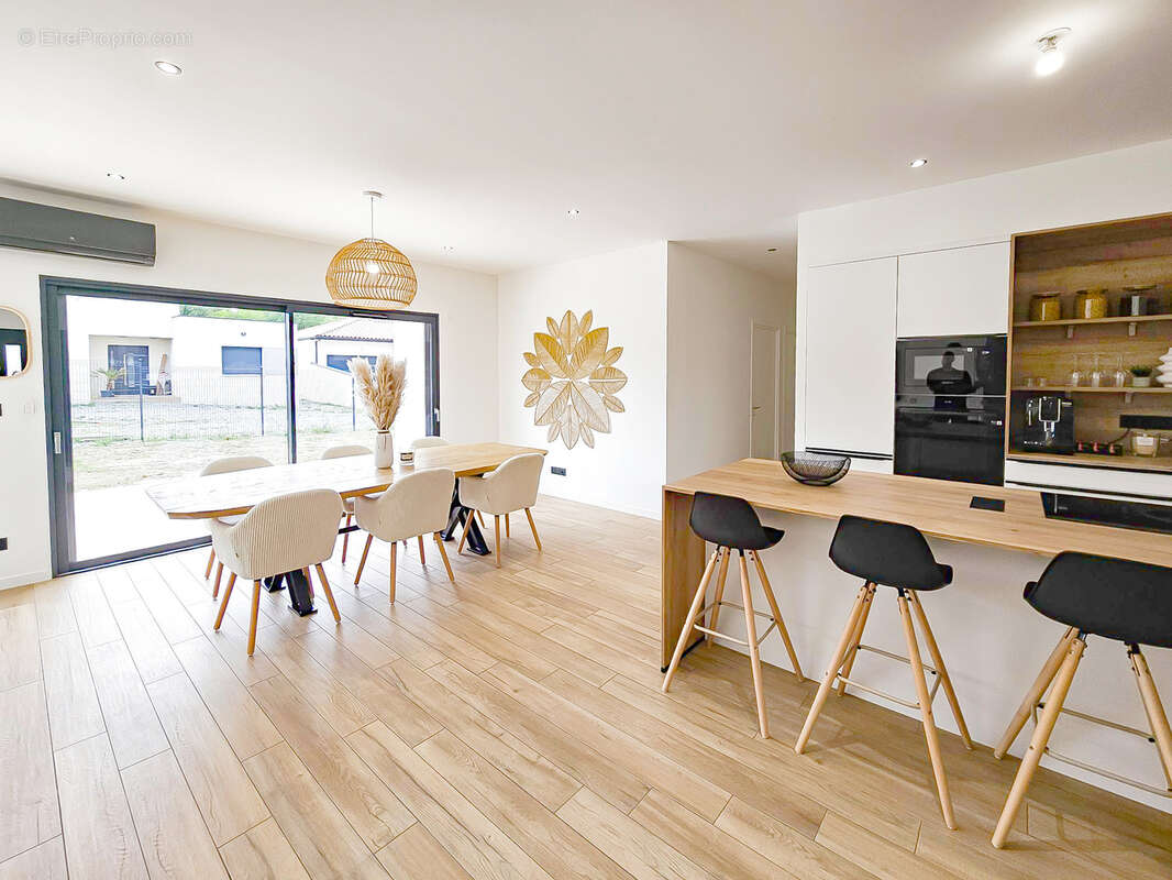 Maison à SAINT-SORLIN-EN-VALLOIRE