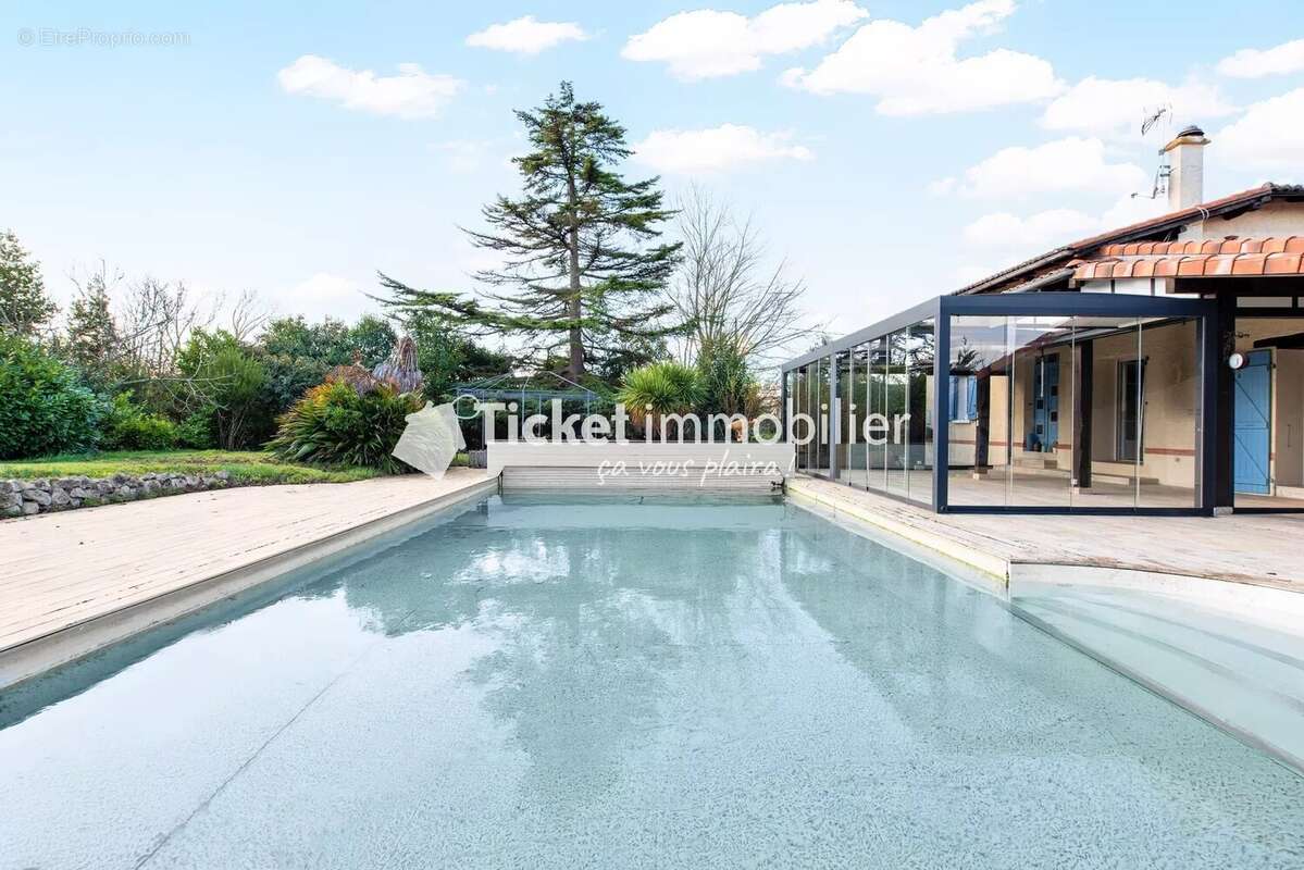 Maison à LE BURGAUD