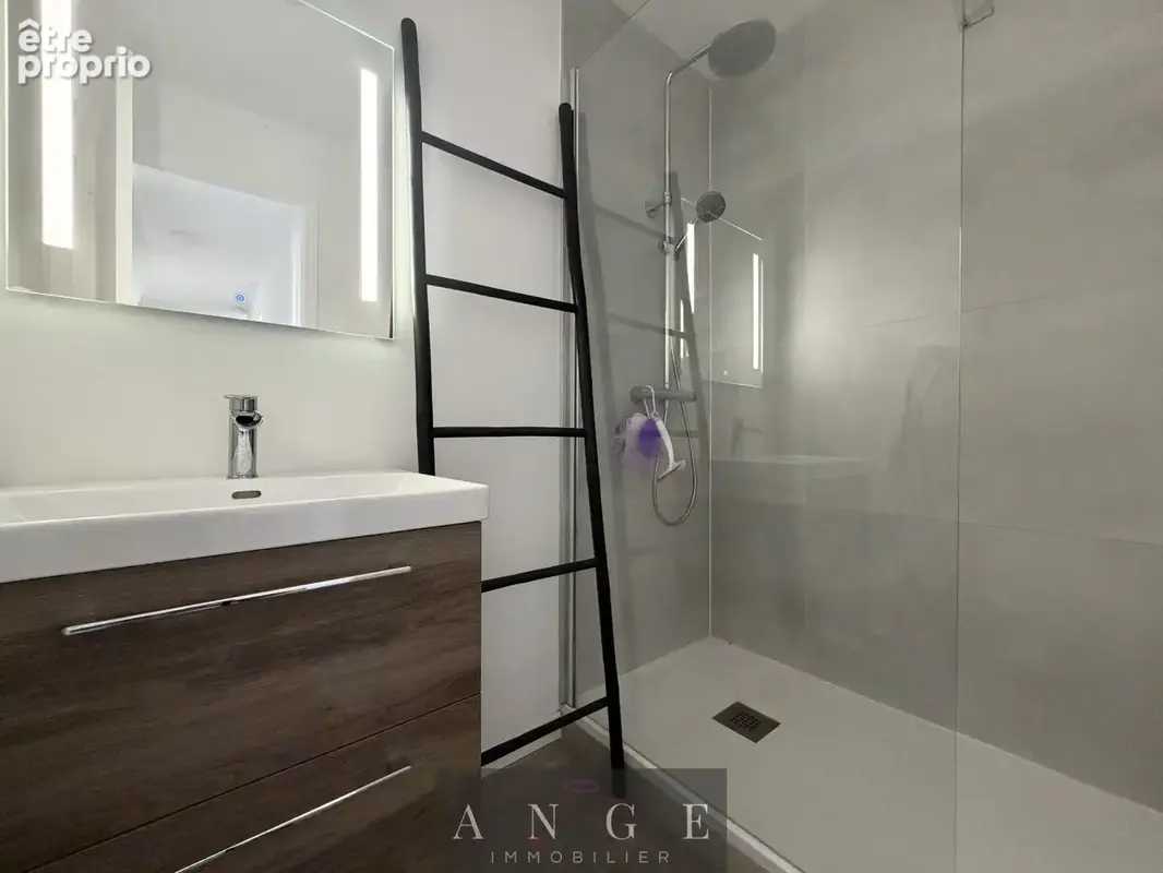 Appartement t4 - 70m2 - balcon - garage - cave - quartier claret / hôpital saint anne - photo 7