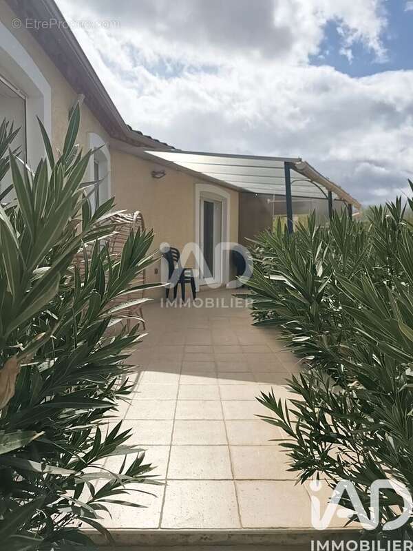 Photo 6 - Maison à SAINT-JULIEN-LES-ROSIERS