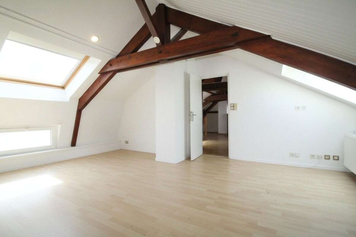 Maison 228 m² à Devecey  - photo 7