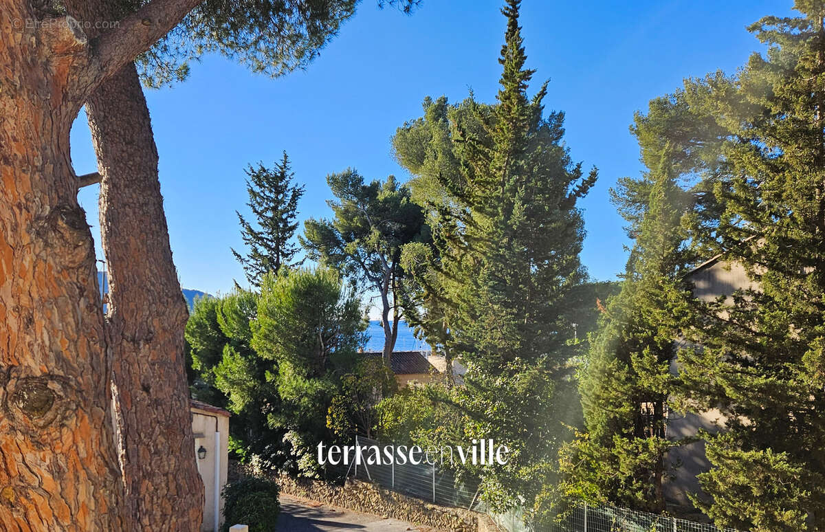 Maison à SAINT-CYR-SUR-MER