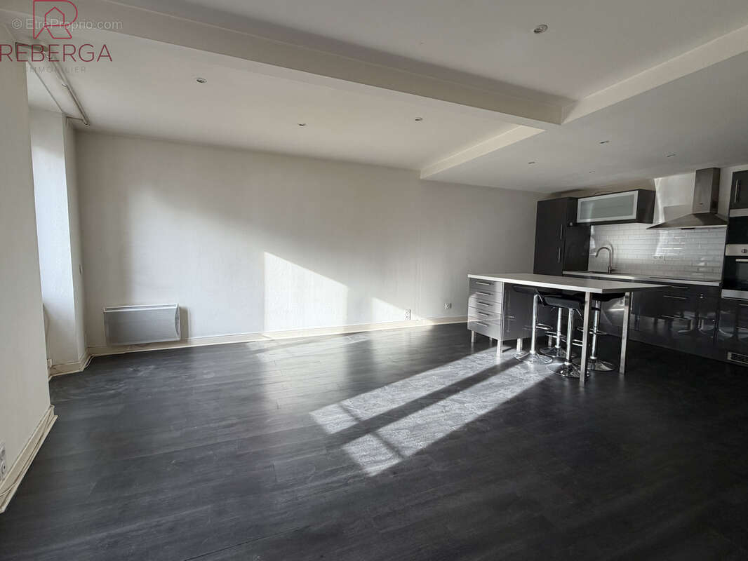 Appartement T3 en centre-ville de Mazamet - photo 3