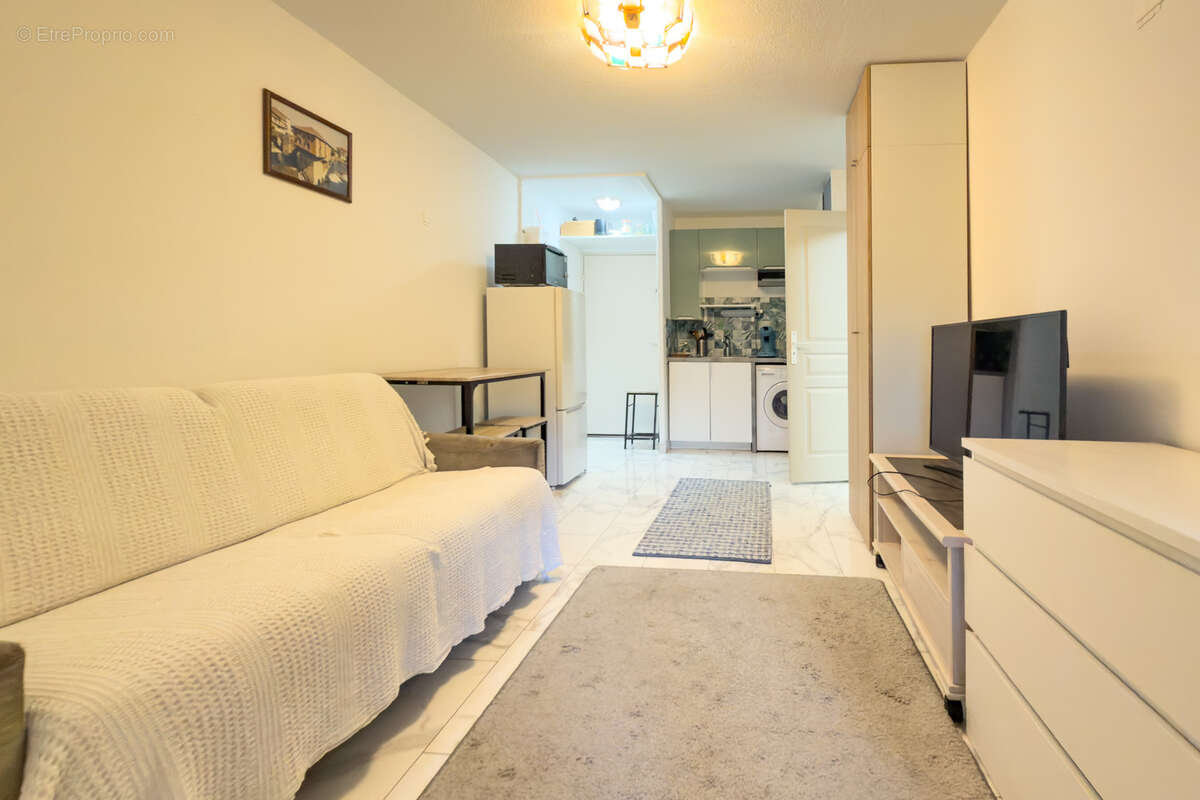 Appartement à BORMES-LES-MIMOSAS