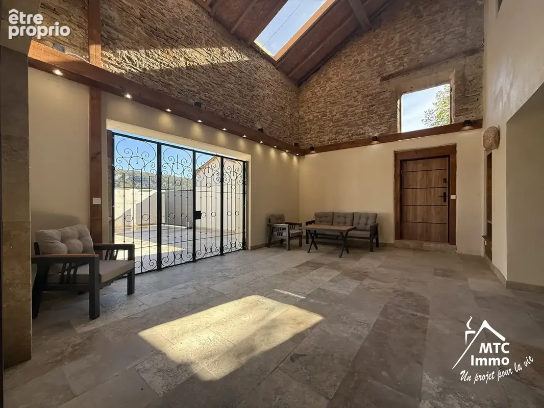 Triplex en pierre 182 m2 type maison de village haut standing 5 chambres piscine - photo 26
