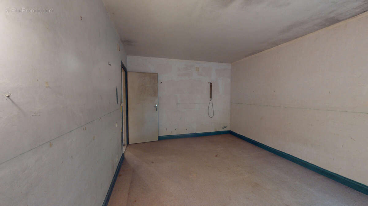 Maison plain pied sur 13.65 ares de terrain. - photo 9