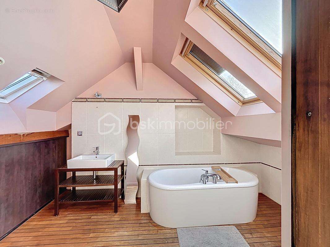 Maison à CORBEIL-ESSONNES