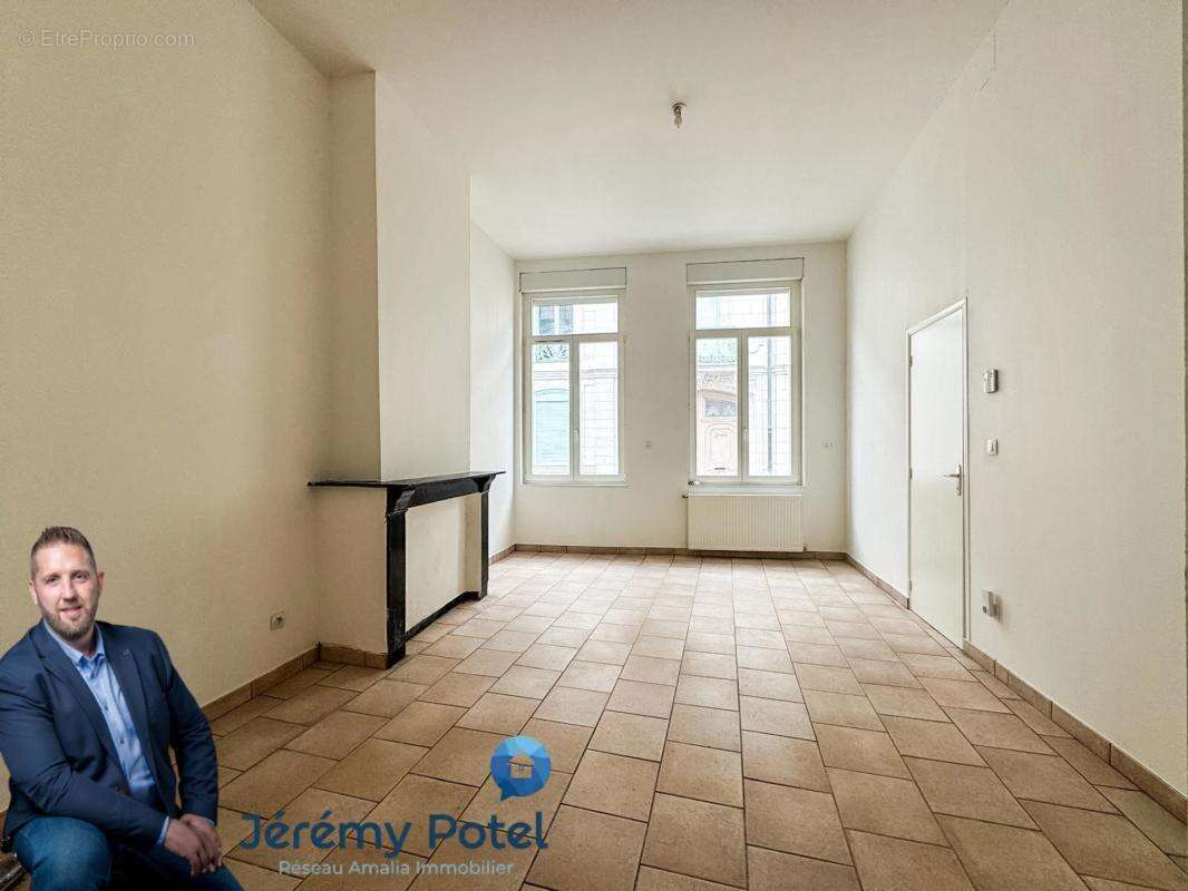 Maison de ville 4 chambres avec cour en plein centre de Cambrai - photo 2