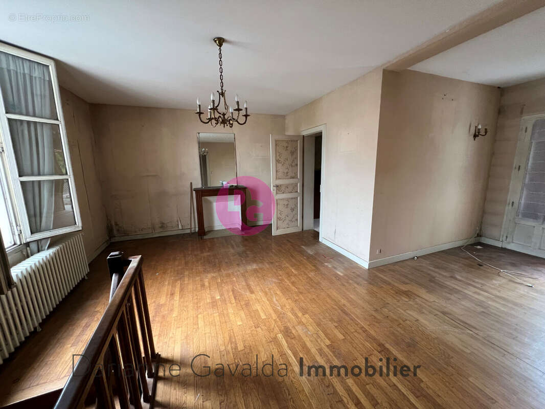 Maison à DECAZEVILLE