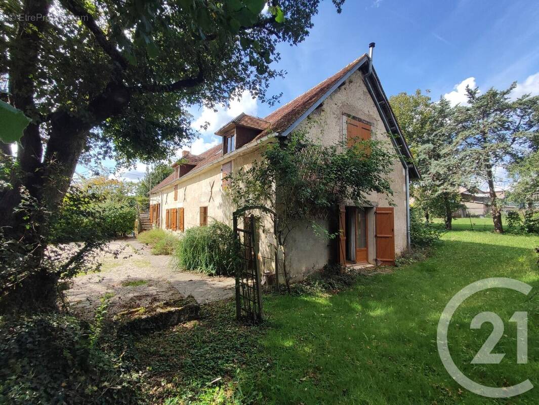 Maison à TREIGNY