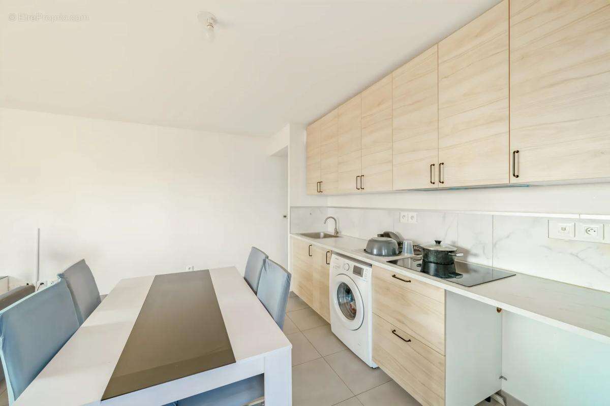 Appartement à MARSEILLE-2E
