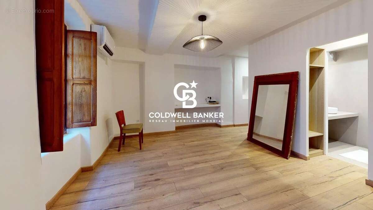 Appartement à GRIMAUD