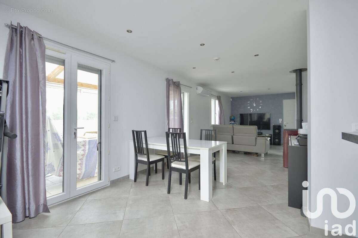 Photo 2 - Maison à GINESTAS