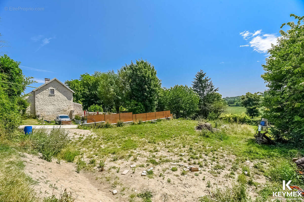 Terrain à CHAMPAGNE-SUR-OISE