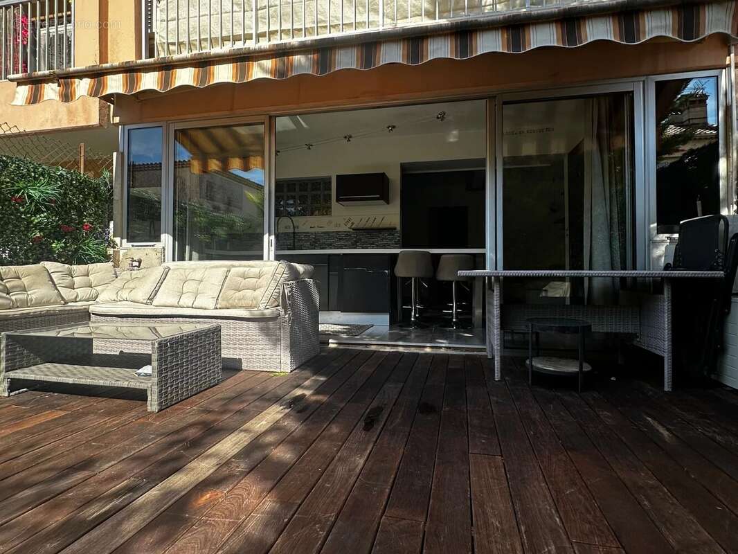 Appartement à VALLAURIS