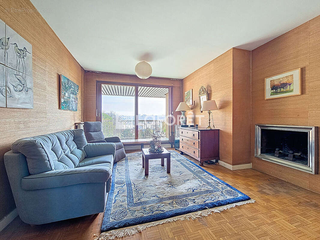 Appartement à BOURG-LA-REINE