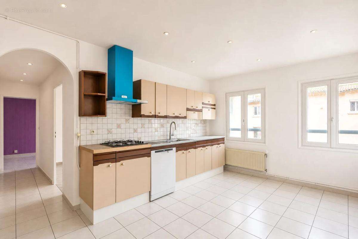 Appartement de 5 pièces de 110 m² situé à Lyon - photo 7