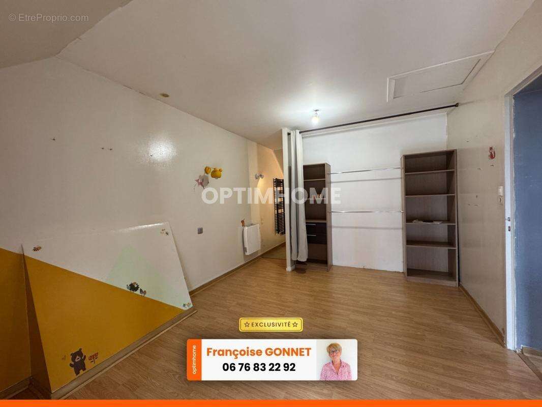 LONGERE de 215 m² - 6 pièces - 4 chambres - Piscine - 275 000 € - LAPAN - photo 11